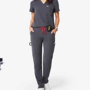 FIGS Charcoal scrub set